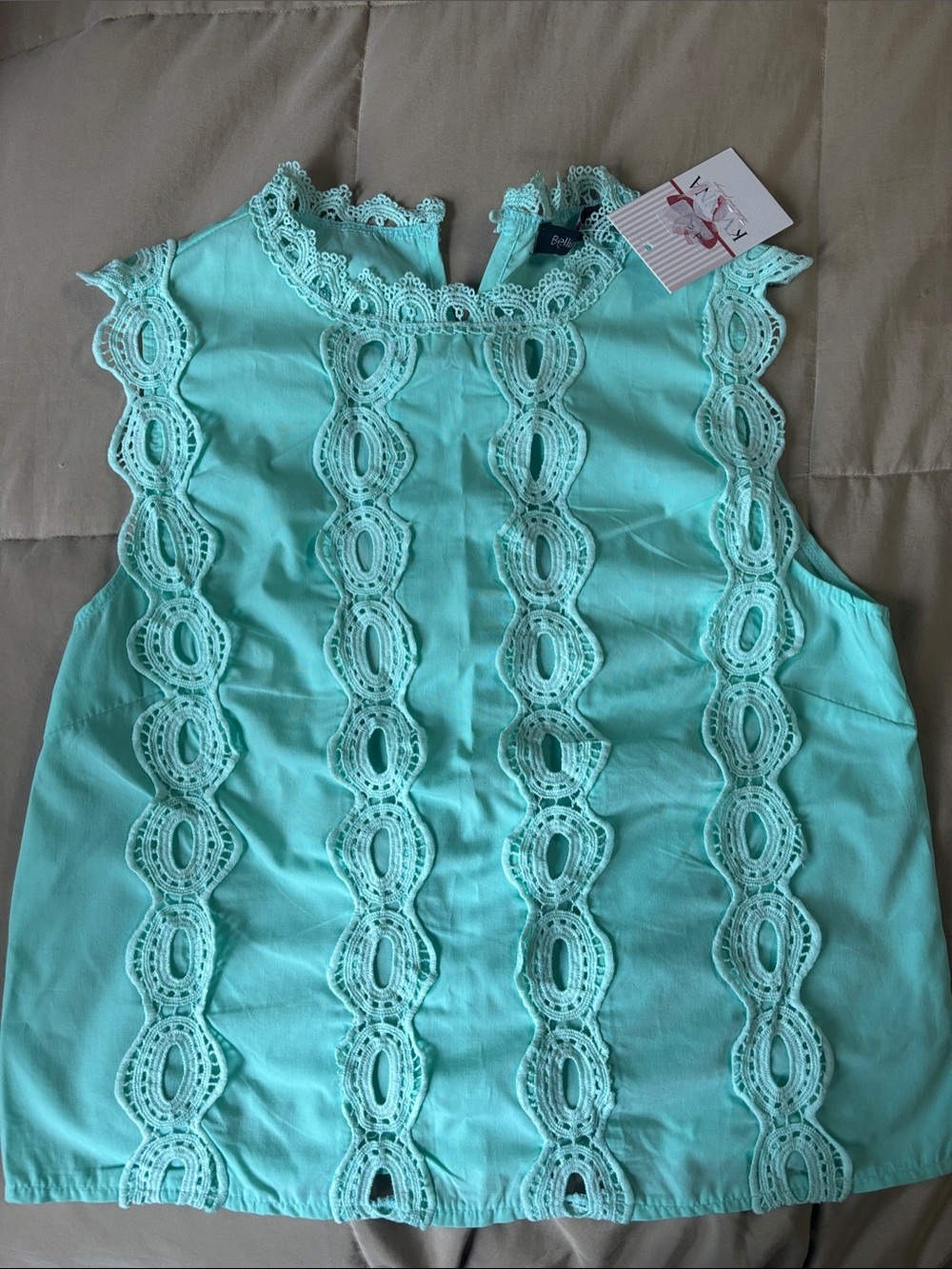 Sleeveless Crochet-Trim Shell Top in Mint